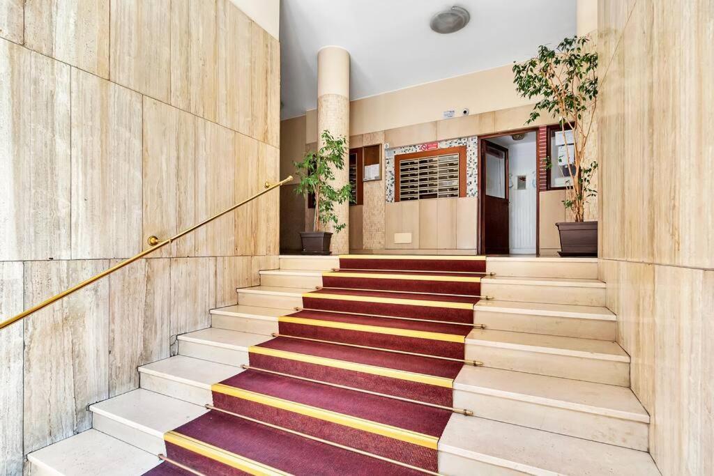 Alessia'S Flat - Caroli Apartment Милано Екстериор снимка
