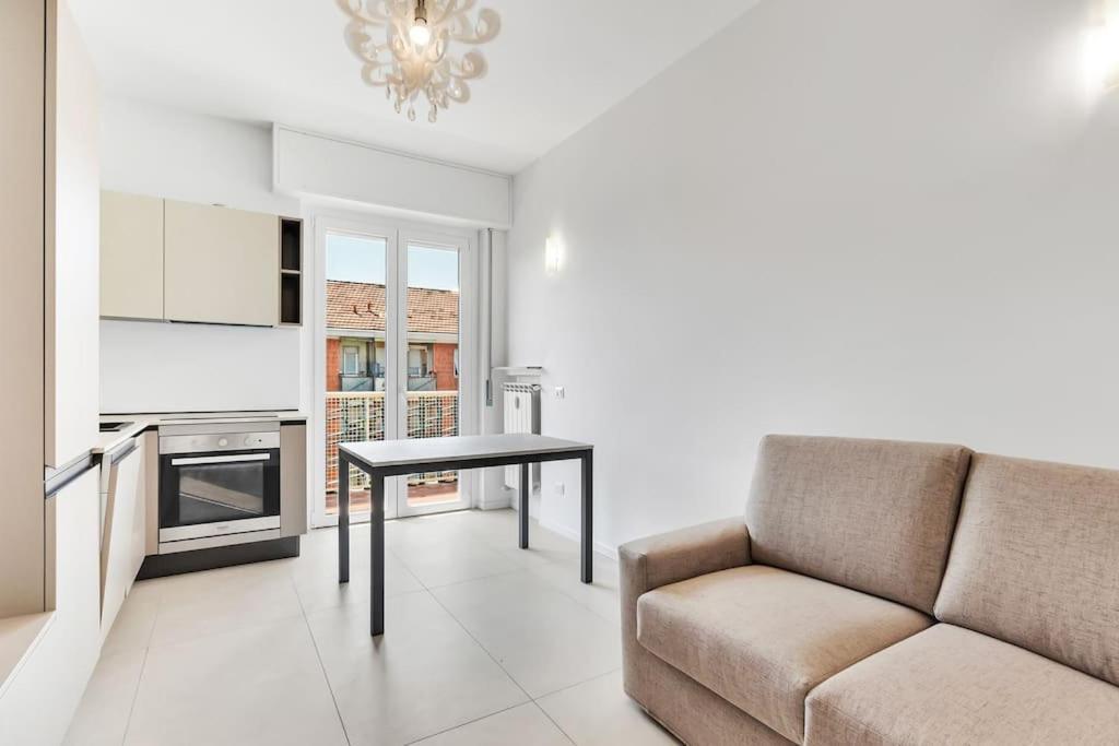 Alessia'S Flat - Caroli Apartment Милано Екстериор снимка