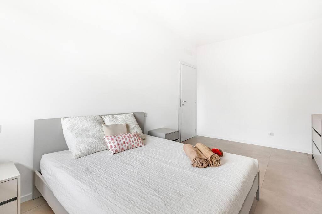 Alessia'S Flat - Caroli Apartment Милано Екстериор снимка