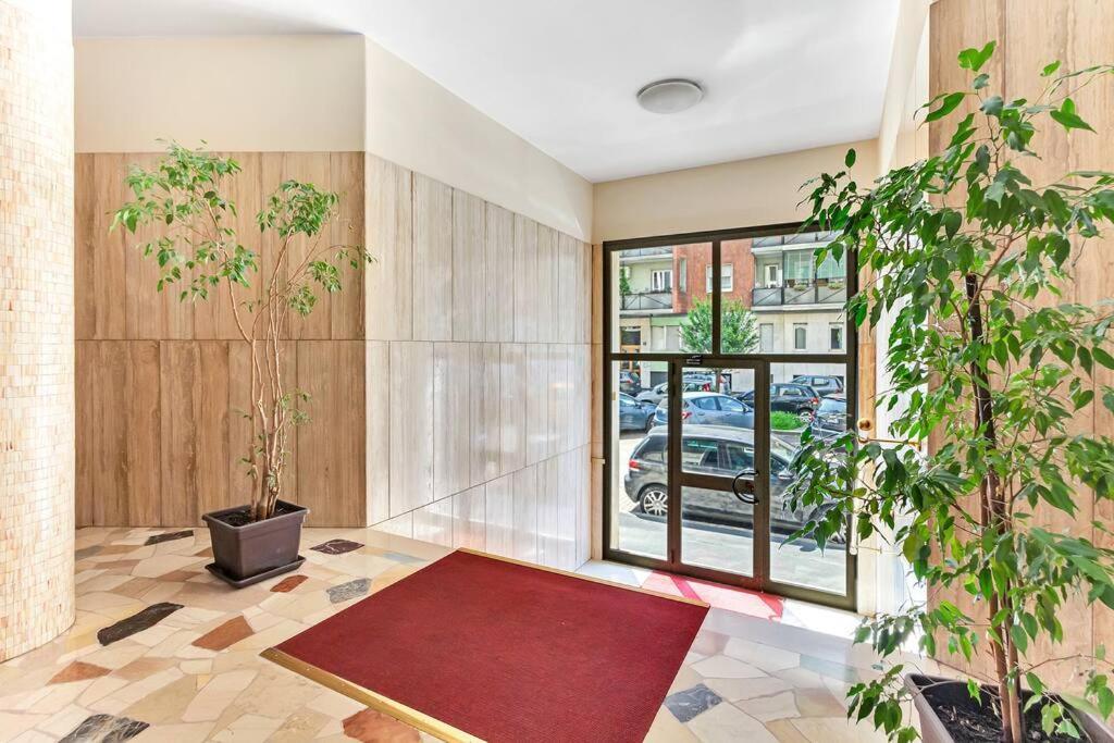 Alessia'S Flat - Caroli Apartment Милано Екстериор снимка