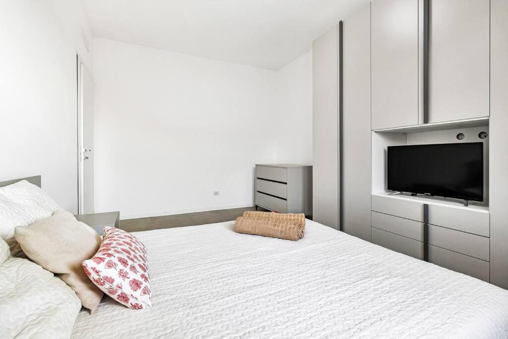 Alessia'S Flat - Caroli Apartment Милано Екстериор снимка
